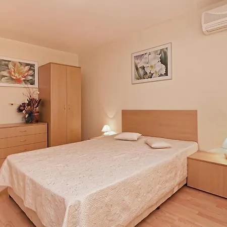 Lägenhetshotell Marina And Panorama