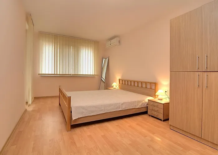 Marina And Panorama 圣弗拉斯